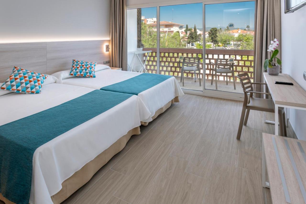4R Gran Europe Hotel Комаруга Екстериор снимка