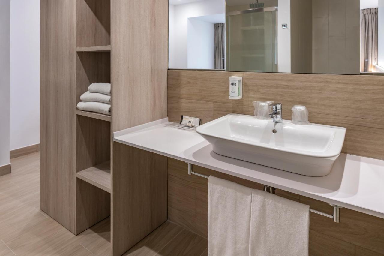 4R Gran Europe Hotel Комаруга Екстериор снимка