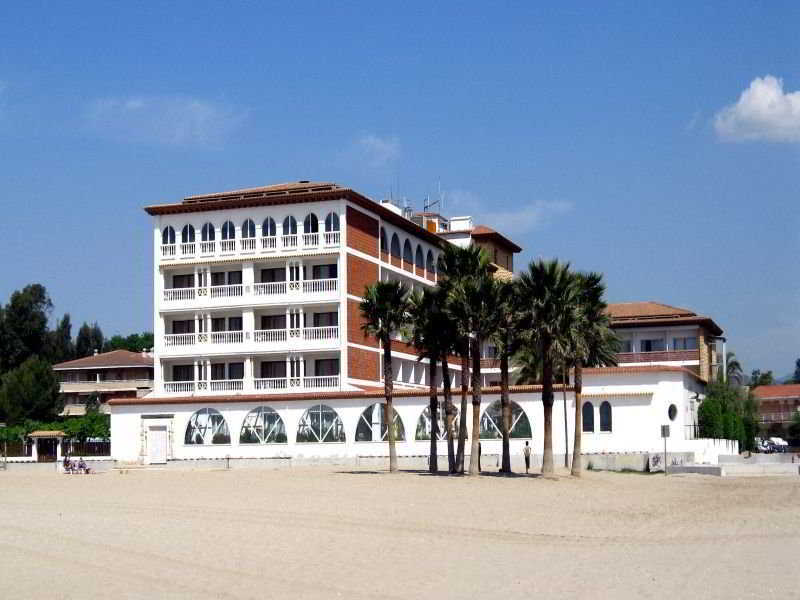 4R Gran Europe Hotel Комаруга Екстериор снимка
