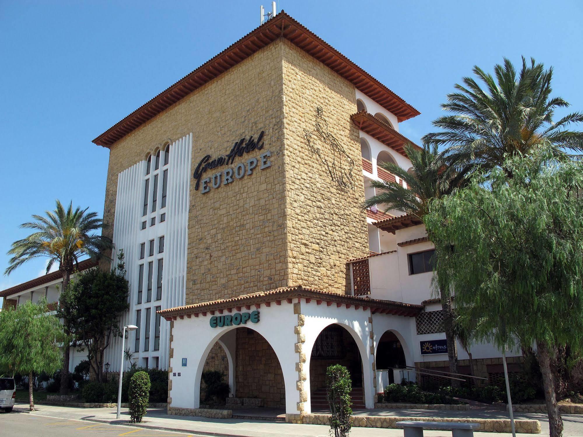 4R Gran Europe Hotel Комаруга Екстериор снимка