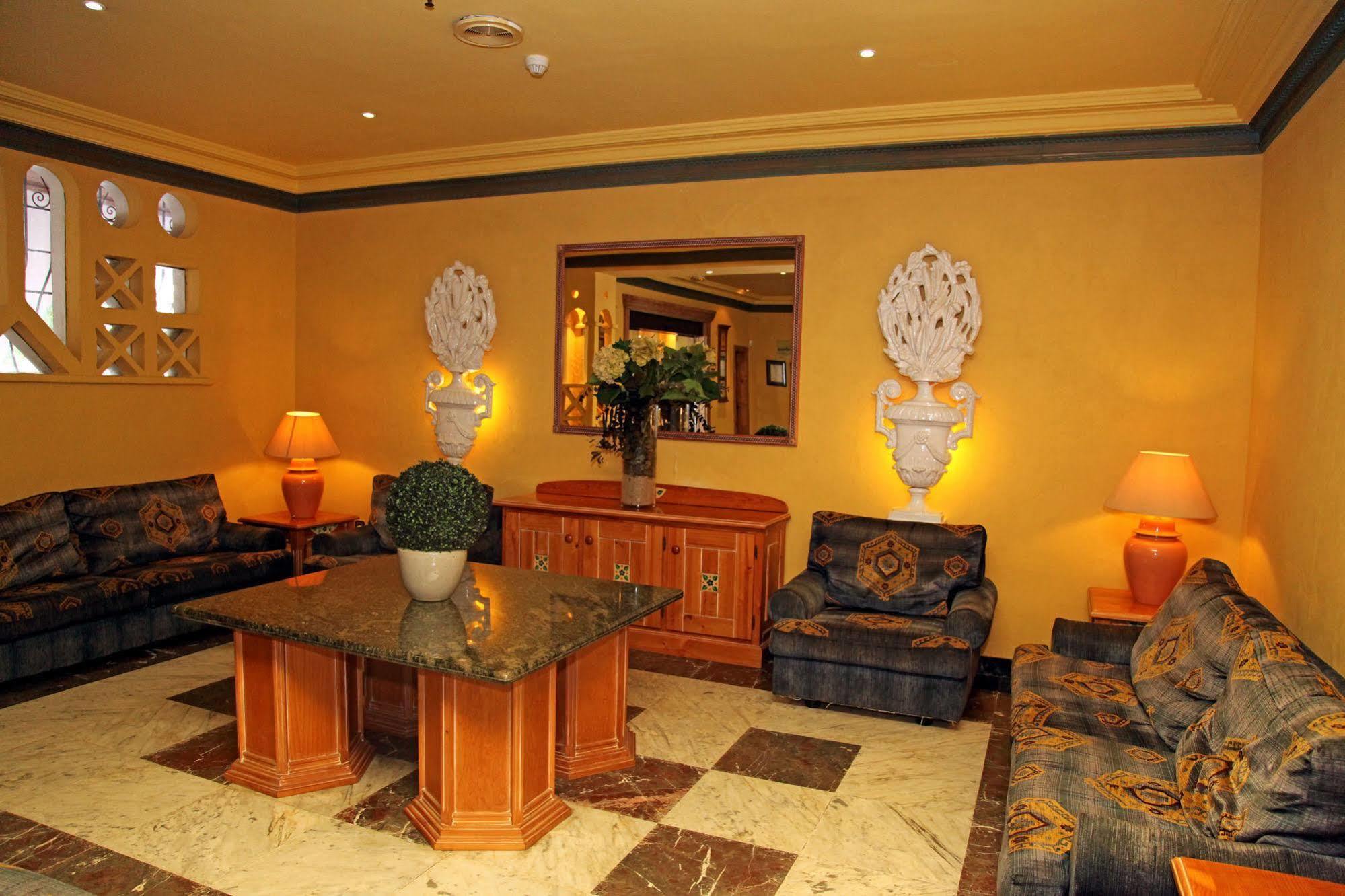 4R Gran Europe Hotel Комаруга Екстериор снимка