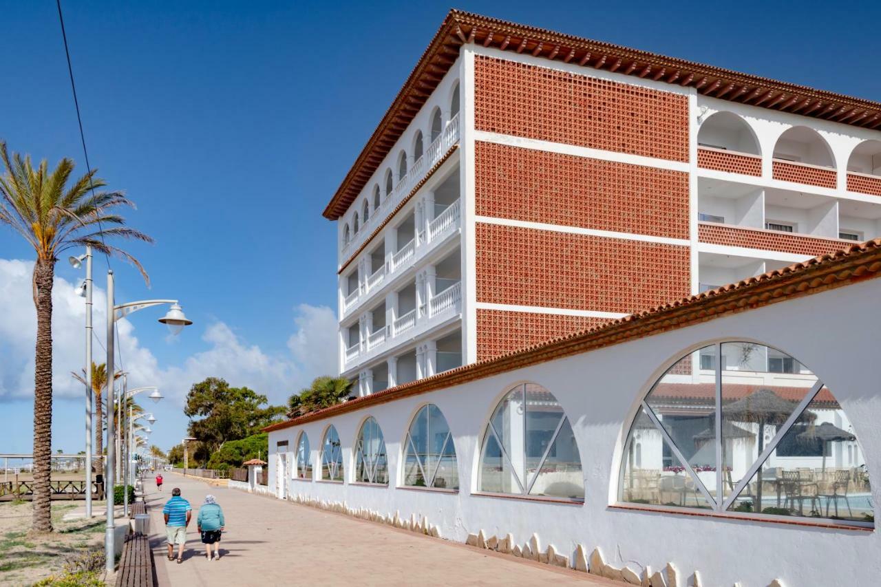 4R Gran Europe Hotel Комаруга Екстериор снимка