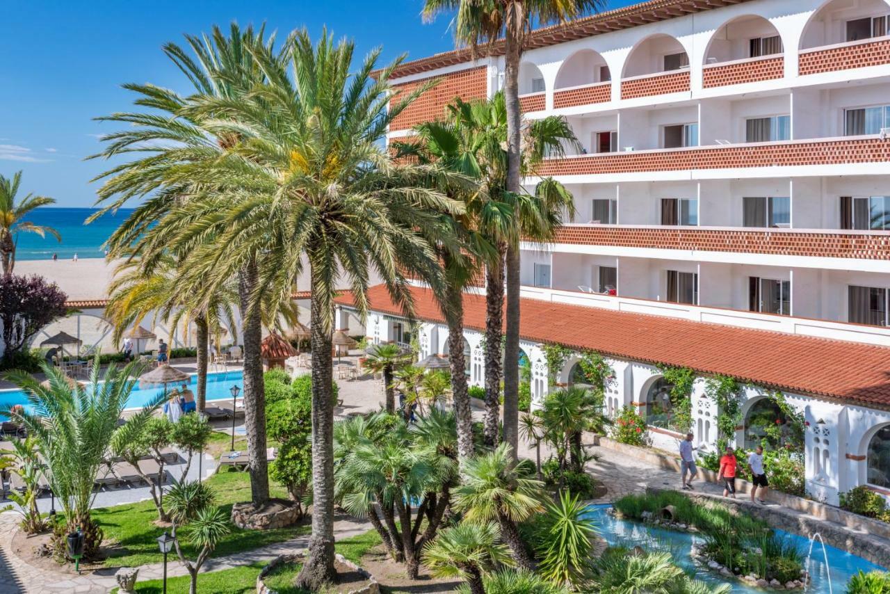4R Gran Europe Hotel Комаруга Екстериор снимка